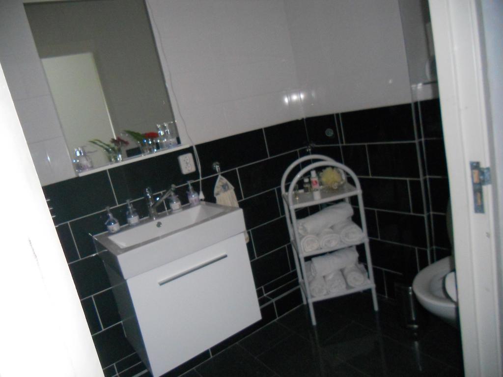 Sewdien'S Apartment Maashaven Rotterdam Szoba fotó